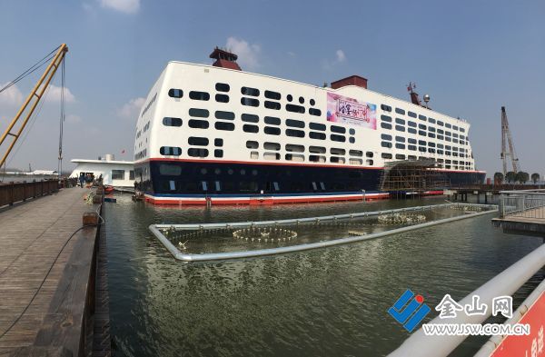 鎮(zhèn)江首例游輪水上用氣項(xiàng)目正式通氣1