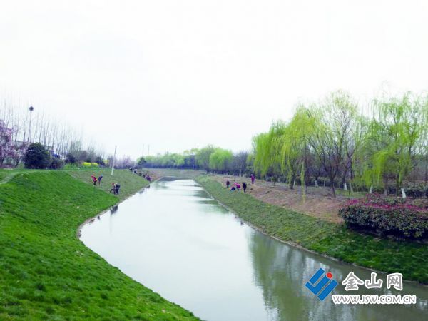 张露河。 曹源 摄