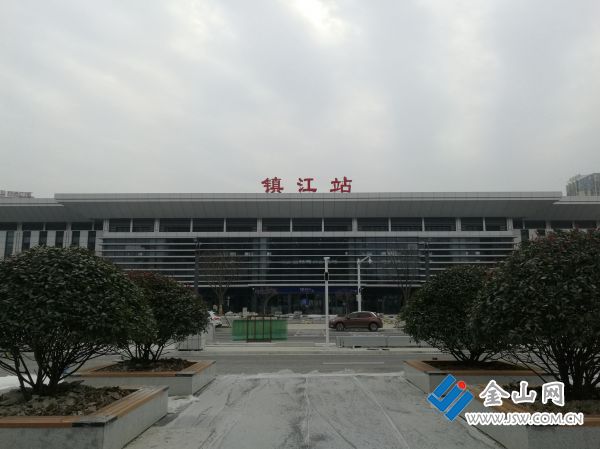 镇江火车站北广场新站房将于28号正式开通启用