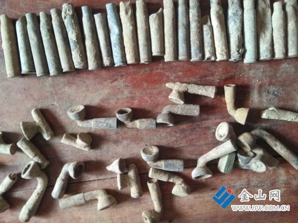前隍村发现百余枚子弹壳子弹头