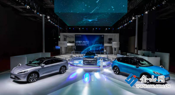 镇江造新能源汽车亮相上海车展
