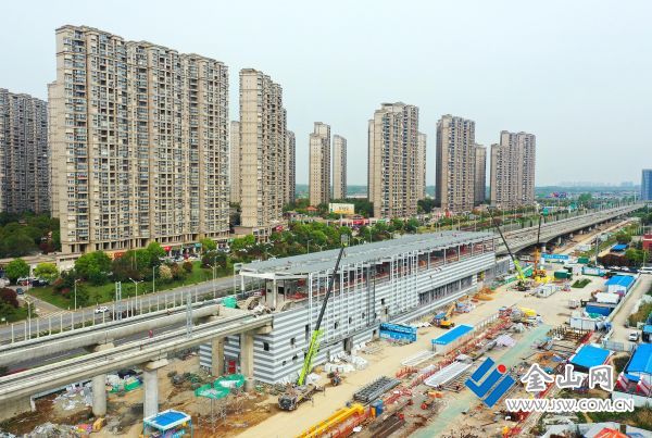 宁句城际轨道交通高架站主体现芳容