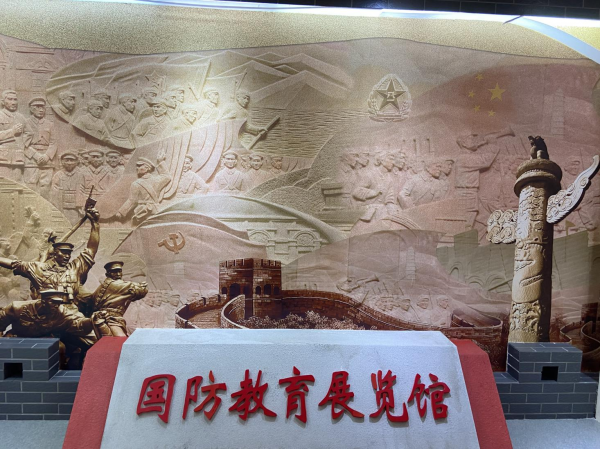 一首悲伤的歌里&hellip;"石马中心小学于2016年,建立了国防教育展览馆