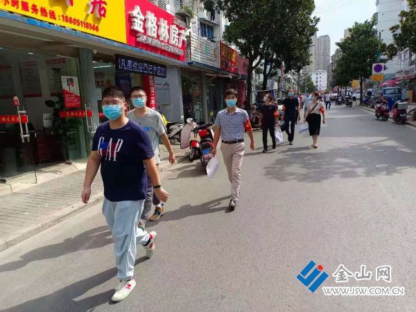 副書記林聰朧帶領(lǐng)志愿者奔赴一線