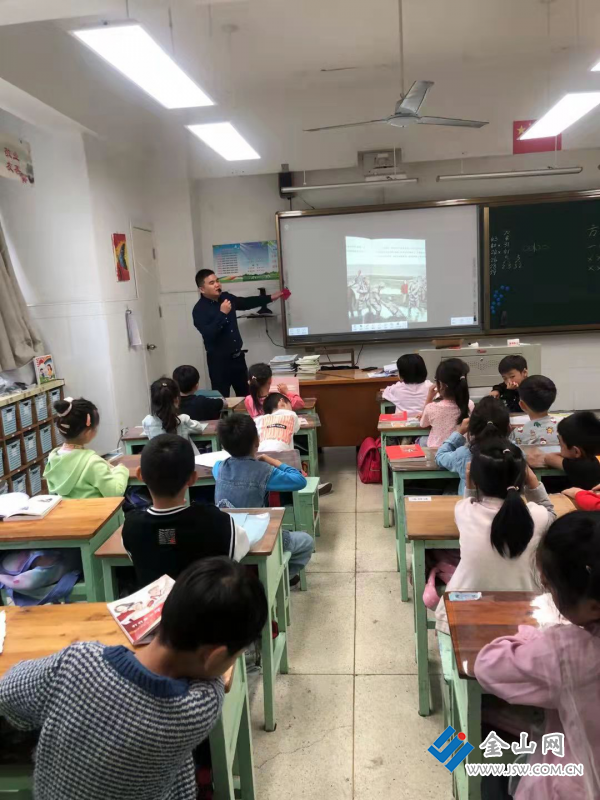 镇江市中山路小学开展家长进课堂活动