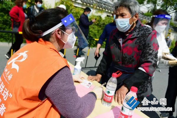 官塘橋街道核酸采樣點2