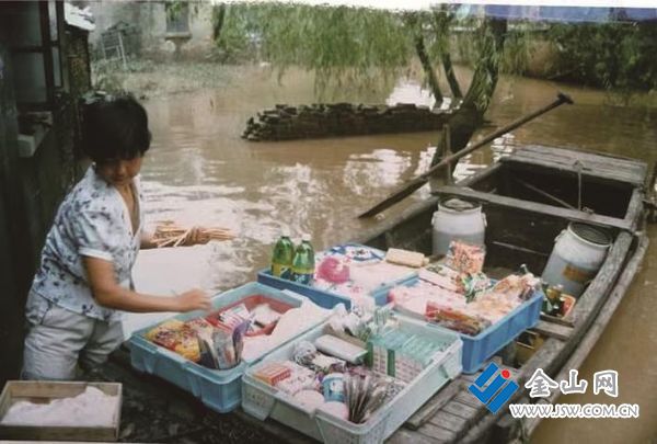 1997年夏江心花園被淹時的小賣部 圖：王禮剛 提供