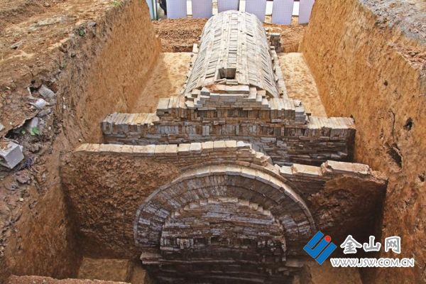 句容寶華牡丹西路六朝墓M1