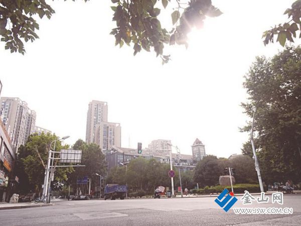 如今的山巷廣場(chǎng) 圖：任德發(fā) 攝