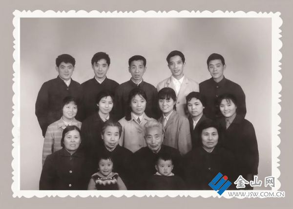 全家人的合影