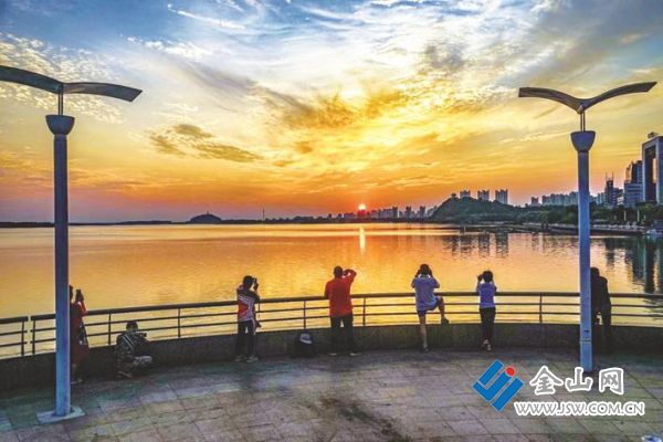 678312ea-6366-4183-80a3-c656bbac52f2