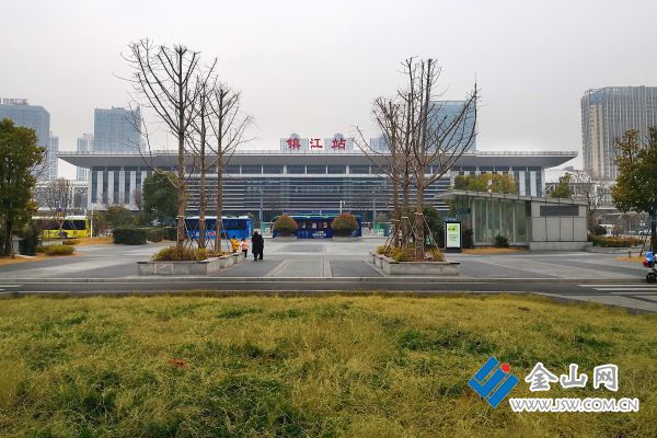 2018年建成的镇江站北站房