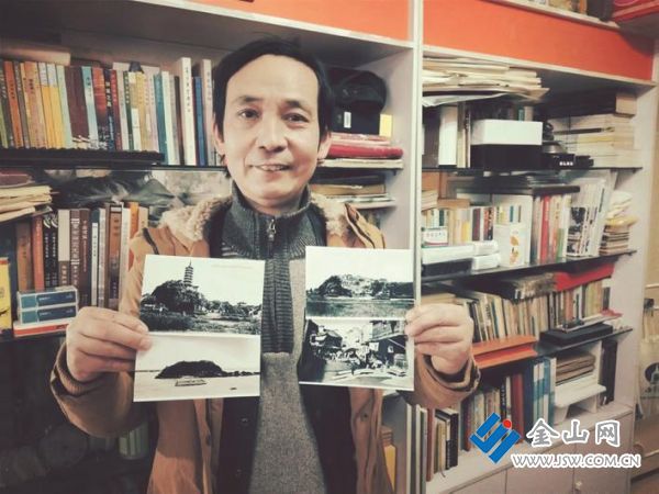 張鵬展示老照片 竺捷 攝