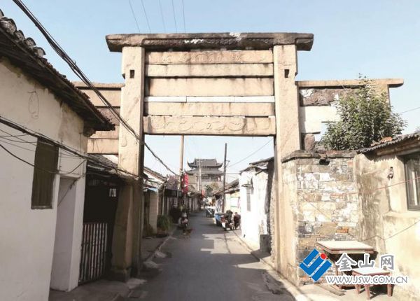 為表彰姜寶在丹陽(yáng)建的石牌坊