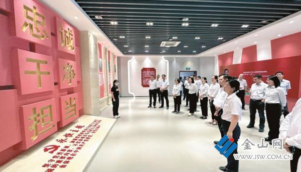 d78cb305-61dd-46d6-932e-a90367e04f07