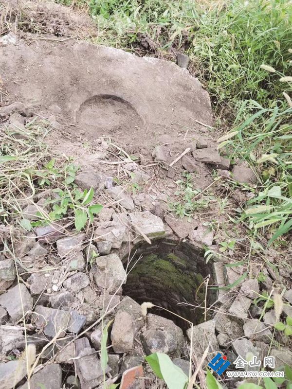 煉丹井遺址 圖：荊錫震 攝