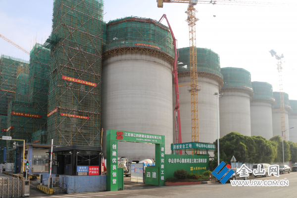 匠心赋能 打造规模粮库品牌——江苏镇江四建集团承建中山市中心粮库项目三期工程施工侧记_中国镇江金山网 国家一类新闻网站