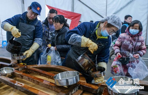 《打了酱油过好年》（3）2024-1-20-镇江恒顺老厂--苏建新摄-13815156368