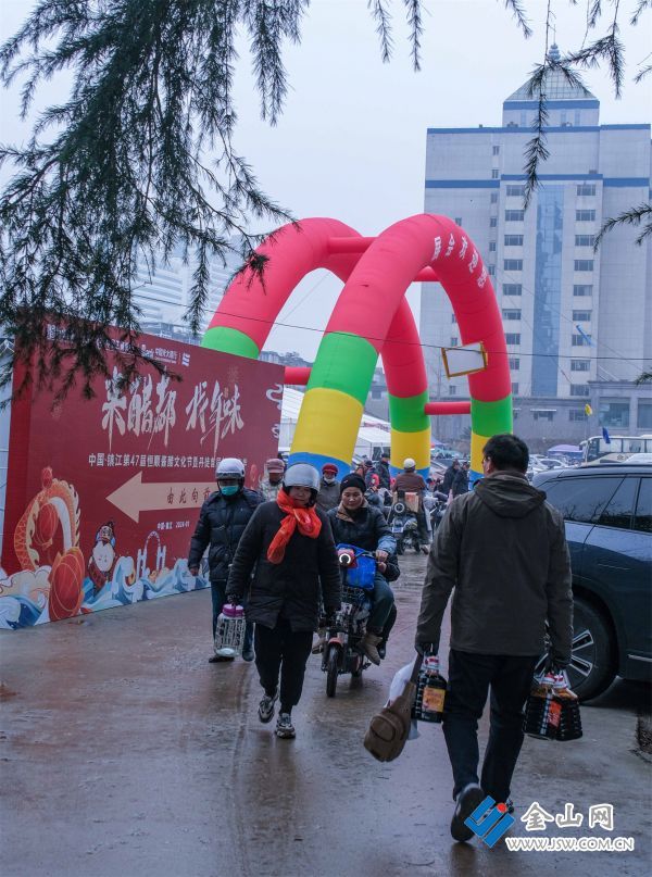 《打了酱油过好年》（6）2024-1-20-镇江恒顺老厂--苏建新摄-13815156368