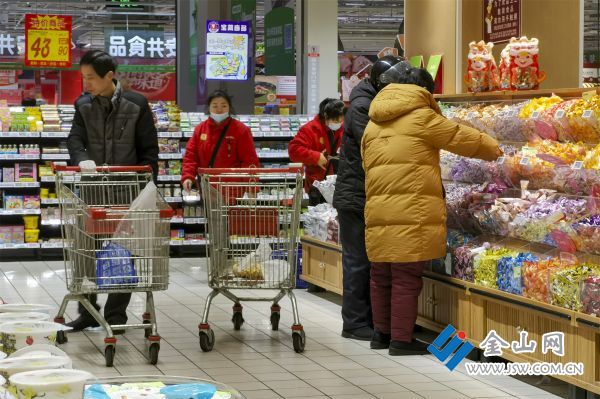 《年货大街购物忙3》2024-01-29，摄于镇江大润发，朱武江拍摄