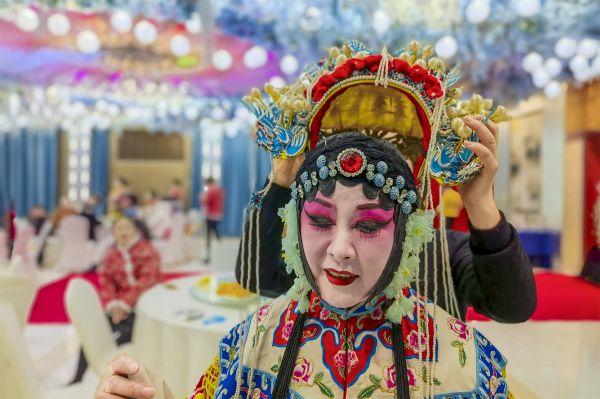 《岁末欢聚1》2024-01-21，摄于镇江京城大酒店,朱武江拍摄