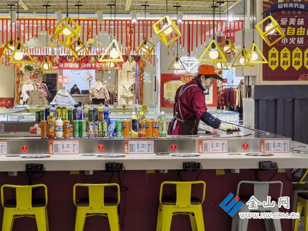 《迎宾序曲》2024-01-29，摄于镇江大润发,朱武江拍摄