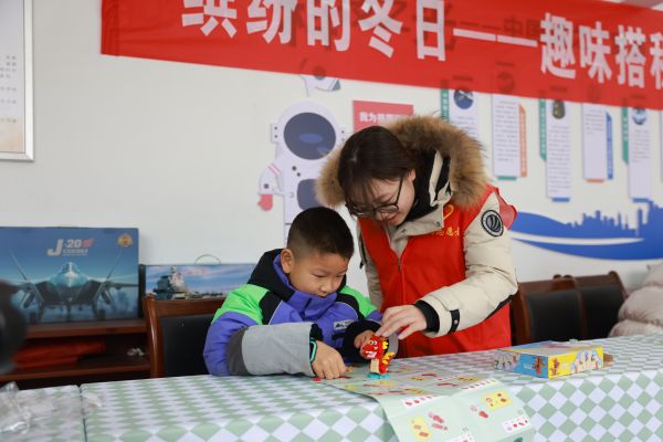 缤纷的冬日&mdash;&mdash;龙行龘龘，我在新时代文明实践所迎新年 (2)