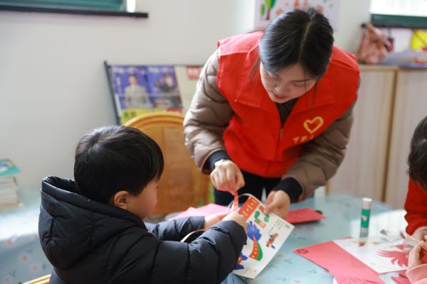 缤纷的冬日&mdash;&mdash;龙行龘龘，我在新时代文明实践所迎新年 (5)