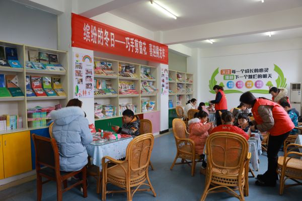 缤纷的冬日&mdash;&mdash;龙行龘龘，我在新时代文明实践所迎新年