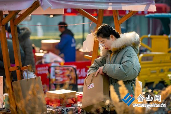 过年大集备货忙1+方健+18951284315