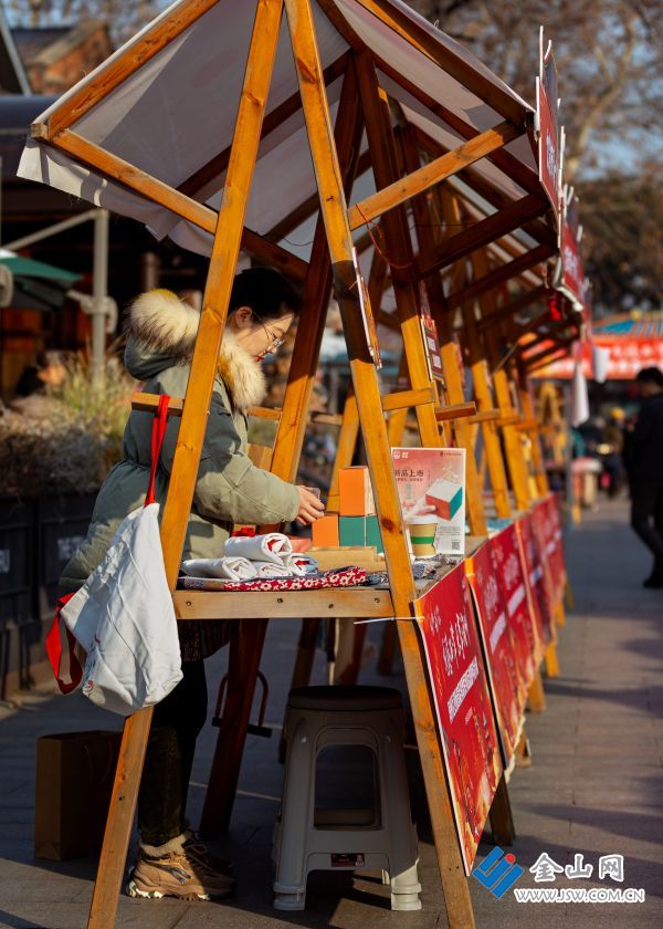 过年大集备货忙4+方健+18951284315