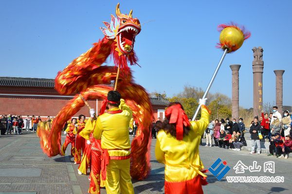 龙行龘龘贺新年（组照3）+（2024.2.12.金山，甲辰龙年舞龙表演）+张元景+13906101632