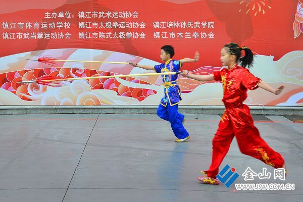 少年强中国强（组照6）+（2024.2.17.健康路体育公园，庆新春孩子们展演武术）+张元景+13906101632