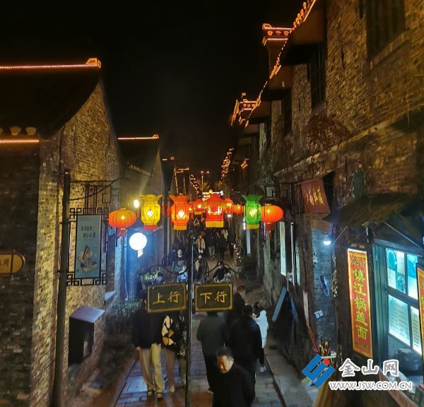 《花灯十里&ldquo;镇&rdquo;迢迢》  组图4