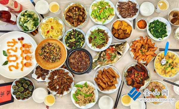 《幸福温馨除夕夜》组图 (1)