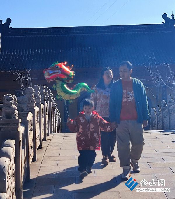 镇江；古城龙年闹新春，ㆍ诸培培，。手机18020481517.JP.5