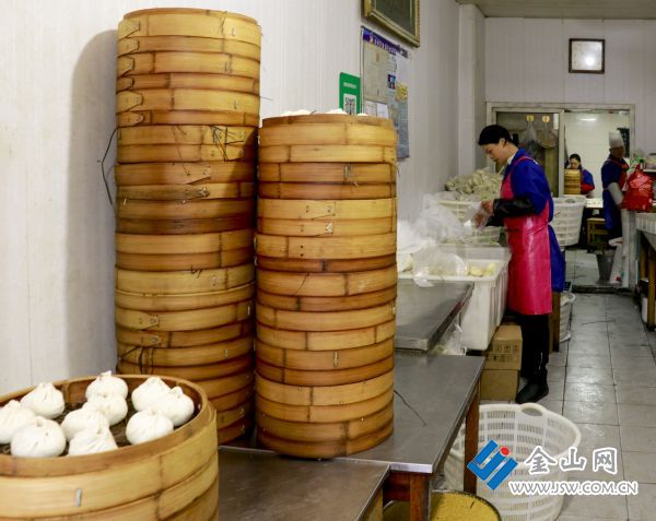 _MG_3388《蒸蒸日上》陈阿伟电话18914576266拍摄1月31日地址大西路文字：蒸蒸日上的包子，就像我们美好的生活一年更比一年好！