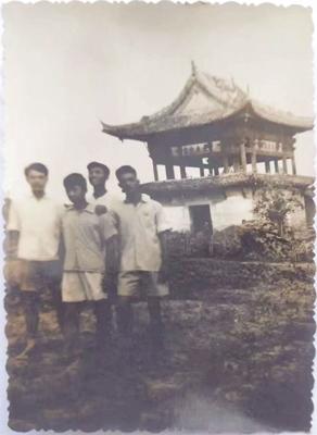 原滕村的進士亭