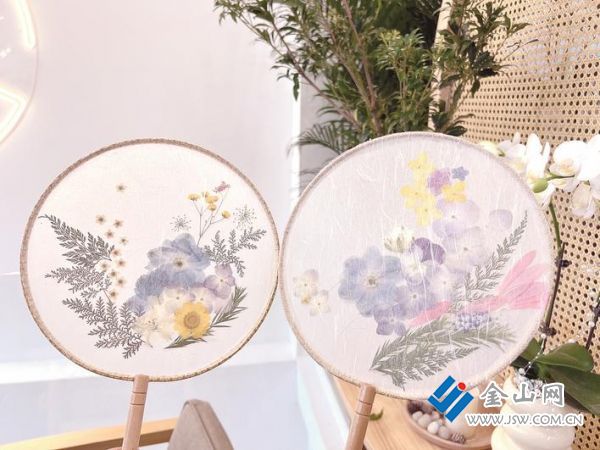 ceb73b6f-f505-428c-8a67-b1631cf0b874