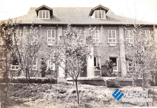 鎮(zhèn)江女子蠶業(yè)學(xué)校綜合教學(xué)樓