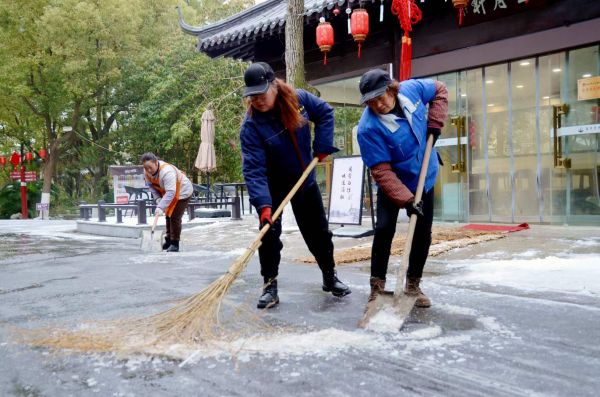 01b532e87ec4c584cec2b7a11eea80dcdc