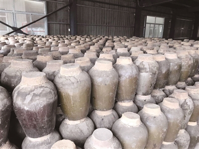 2002年大西路恒順醬醋廠老廠儲存的百花酒