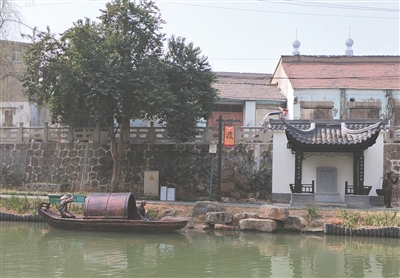 復建的袁公義渡 邱隆洪 攝