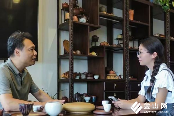 團(tuán)隊成員采訪王明盛先生