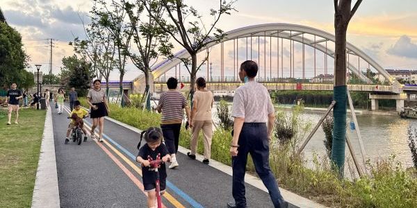 漫步运河畔 畅享好时光