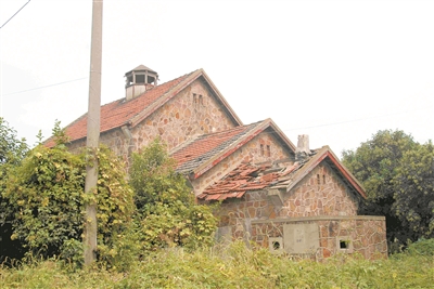 新豐火車(chē)站站房中的崗樓和碉堡 圖：李學(xué)軍 提供