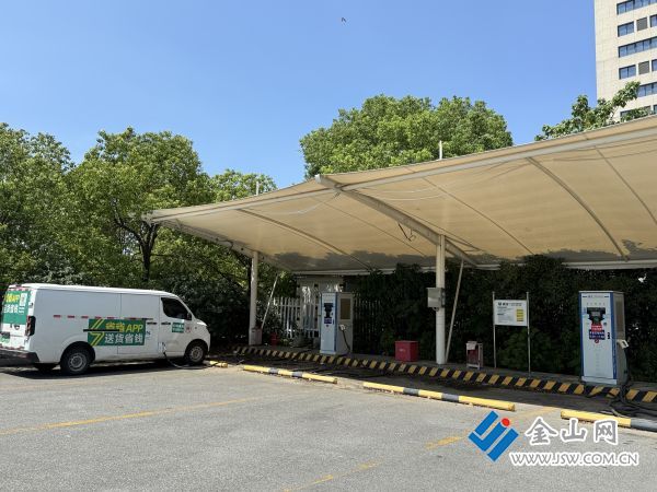 經(jīng)十五路公交充電站