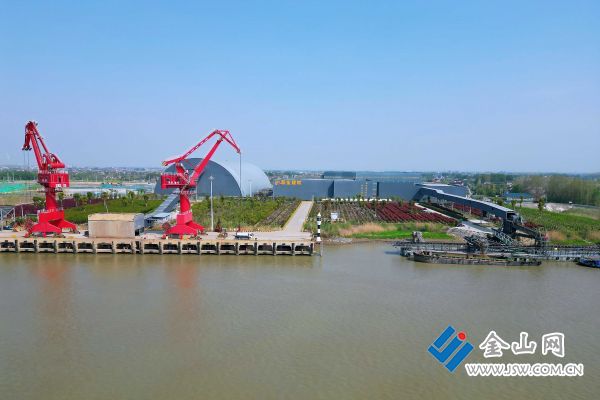 依托岸線資源，建材產(chǎn)業(yè)初顯集群效應(yīng)。
