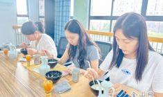 教師體驗(yàn)點(diǎn)茶文化