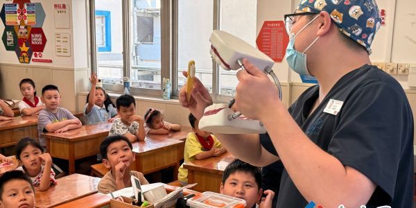 守護(hù)萌牙 健康“童”行